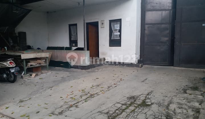 Gudang + Kantor Hitung Tanah Di Jalan Baladewa, Sayap Pajajaran