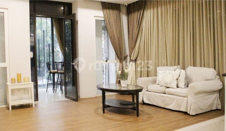 Disewakan Rumah Full Furnished Alam Sutera. Kondisi Bagus.