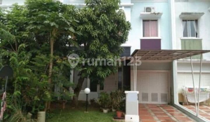 For urgent sale: Pondok Hijau Golf Summarecon house. Strategic location. Golf cluster view. Best price.