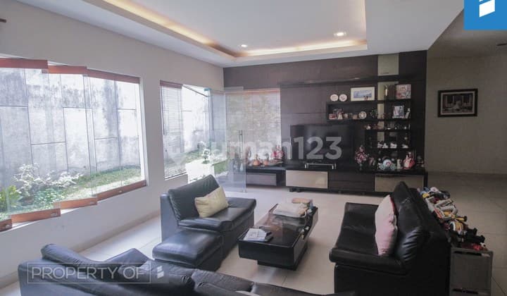 Rumah Bagus Furnished SHM di Setramurni, Bandung