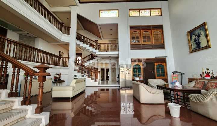 Dijual Rumah Mewah Tengah Kota Surabaya Jalan Raya Darmo