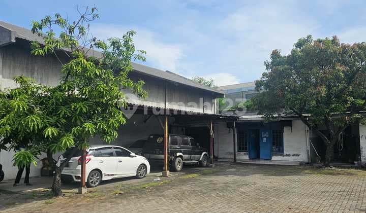 Di Jual Ex Workshop + Ruko Lokasi Srategis Taman Sidoarjo