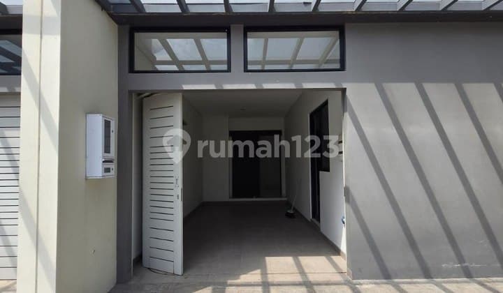 Rumah Minimalis Siap Huni Dengan Ukuran Besar Di Summarecon Kota Bandung