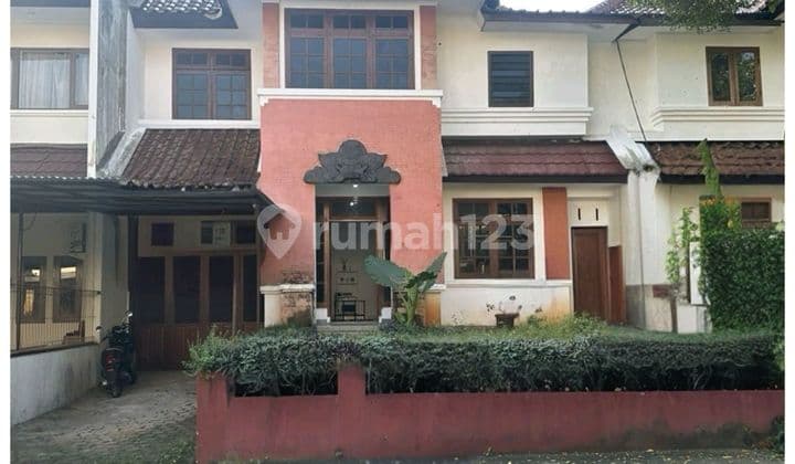 Rumah Murah Di Kompleks Mewah