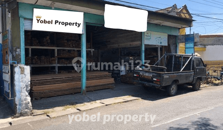 STRATEGIC SHOPHOUSE ON SEMOLOWARU MAIN ROAD SURABAYA SUITABLE FOR BUSINESS/COMMERCE