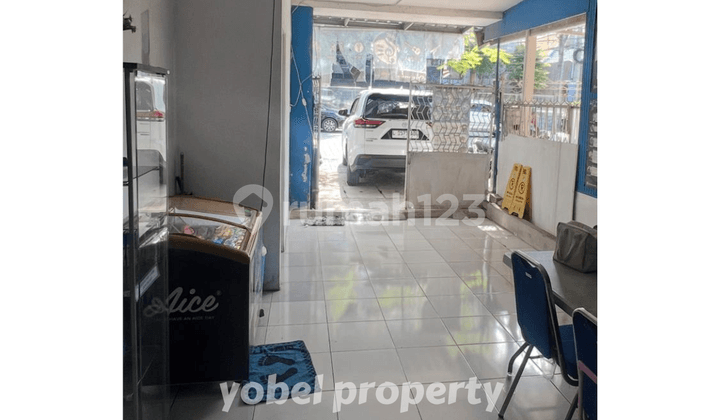 RUMAH PUSAT KOTA UNTUK KOMERSIAL JALAN CEMPAKA SURABAYA