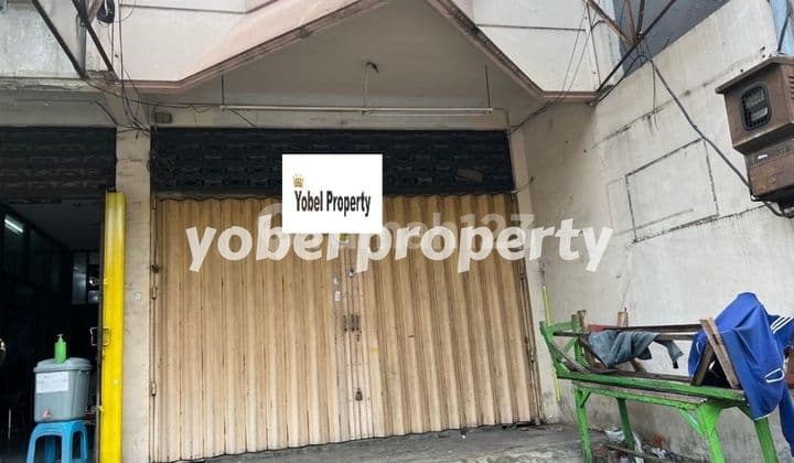 Ruko Strategis Tiga Lantai Strategis Jalan Semarang Surabaya