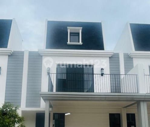 Rumah 2 Lantai Ada Attic Maison De Wisteria, Metland Menteng, Cakung, 007