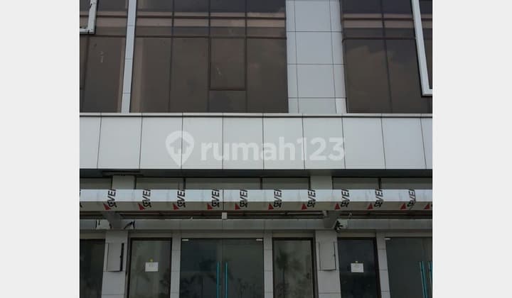 Dijual Rukan Strategis 3 Lantai di Jgc, Cocok untuk Bisnis dan Investasi (004)