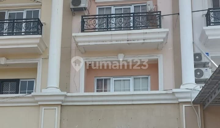 Disewakan Ruko Sentra Niaga 3 Lantai Dengan Lokasi Yang Sangat Strategis, Harapan Indah, Bekasi, 011