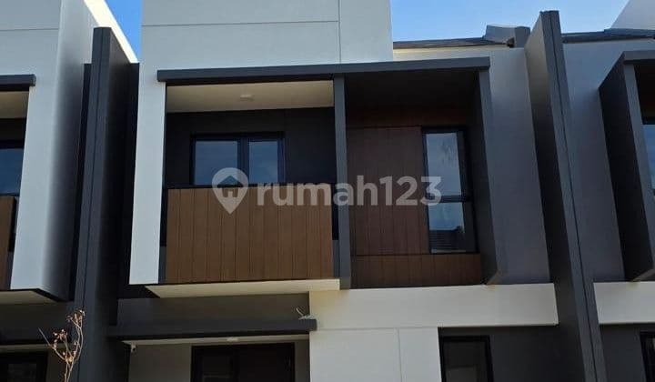 Dijual Cepat Rumah Siap Huni, Summarecon Crown Gading