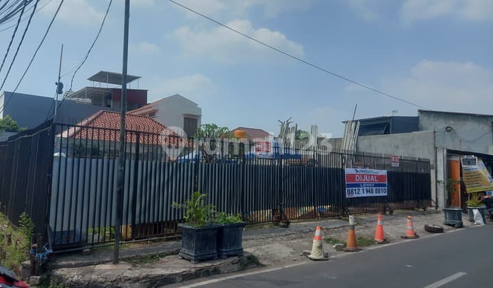 Tanah Hook pinggir jalan ramai, Utan Kayu, Matraman