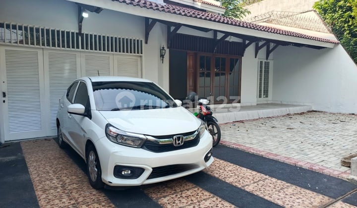 Rumah Sewa Pinggir Jalan Di Puri Indah, Jakarta Barat