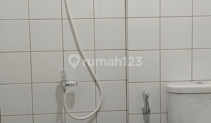 Disewakan Khusus Kantor Lantai 2&3 Saja di Sapphire Summarecon