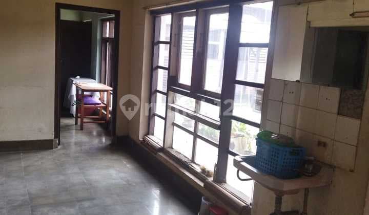 Spacious House Suitable for Business in Sayap Tamansari