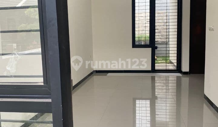 Rumah Baru Siap Huni di Taman Kopo Indah