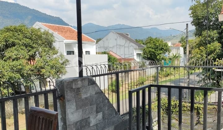 Rumah siap huni view gunung Sentul city