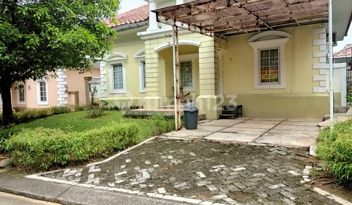 Affordable cluster house in front of Sentul city