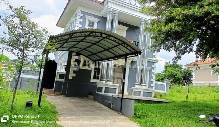 For rent: Empir Park cluster house in Sentul City.