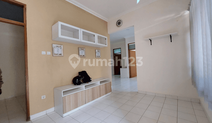 Rumah minimalis jalan masuk 1 mobil di Regol Ciateul tengah kota Bandung murah
