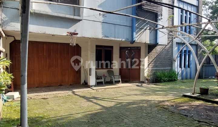 Ruang usaha tengah kota Garuda Andir Bandung , bisa beli sebagian SHM