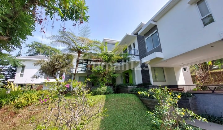 Beli Tanahnya , Bonus Rumah Mewah Dengan View Kota Bandung Yang Menawan