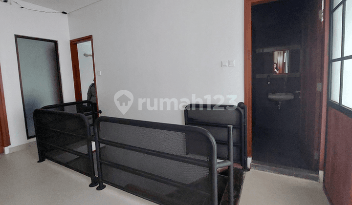 SEwa ruang Kantor dekat kampus dan perkantoran di dago Bandung kota