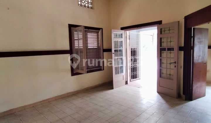 Rumah Ruang Usana Jl Ranggamalela Sayap IRH Juanda Dago , dekat ITB Bandung Wetan Strategis
