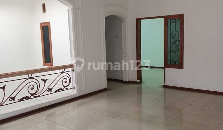 Rumah Leuwi Panjang Bojongloa Kidul 2 Lantai SHM Bangunan Kokoh