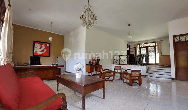 Rumah Hadap Barat Resort Dago Pakar Furnish 2 Lantai