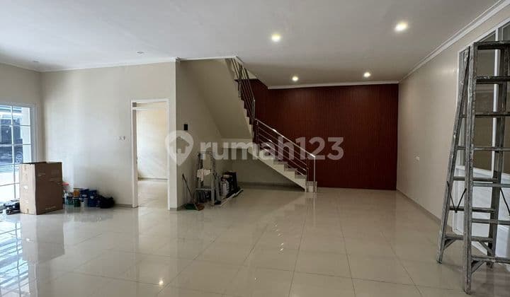 Dijual Rumah Full Renov Lingkungan Aman di Singgasana Pradana