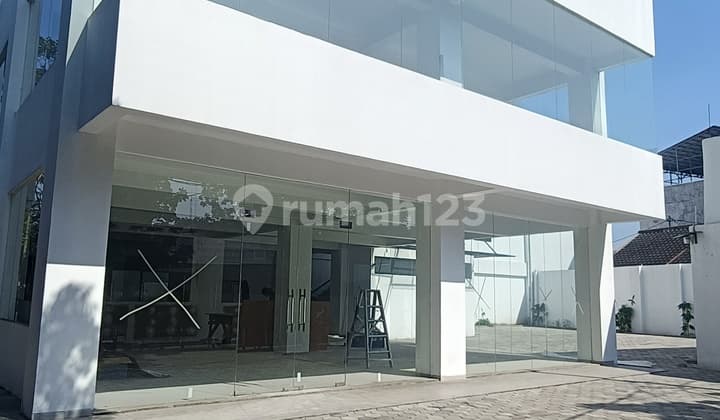 For Rent: 2-Front Building in Strategic Location, Mekarwangi, Moh Toha