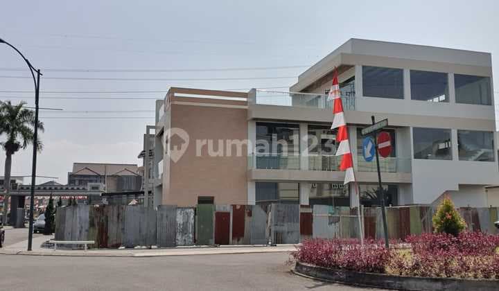 Disewa Ruko Besar di Singgasana Langka