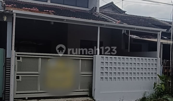 Lingkungan Enak, Nyaman, dan Aman. One Gate System. Deket ke Jalan Utama. Siap Huni Sdh Renovasi