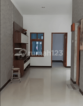 RUMAH SIAP HUNI SUDAH RENOVASI di Sayap Leuwipanjang
