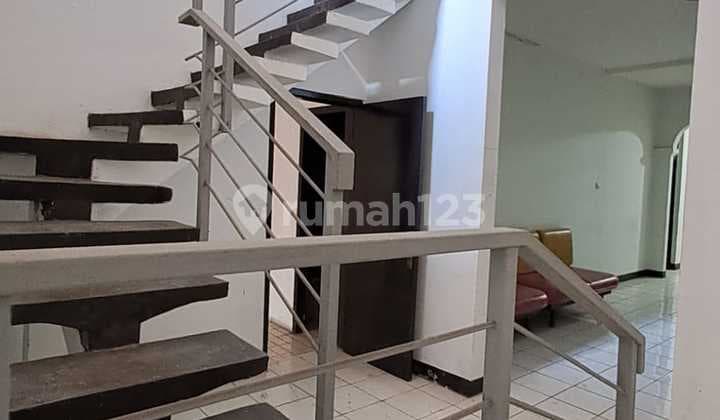 Rumah Terawat 2 Lantai di Sayap Bkr Bandung