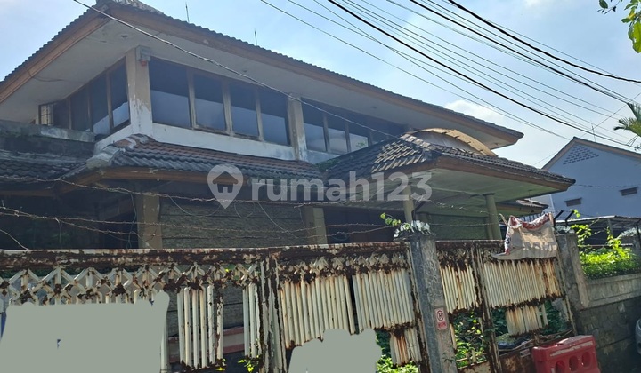 Spacious House for Rent in Pamoyanan-Padjajaran, Bandung