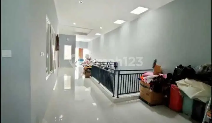 Rumah Nyaman Luas 2,5 Lantai di Batununggal Bandung