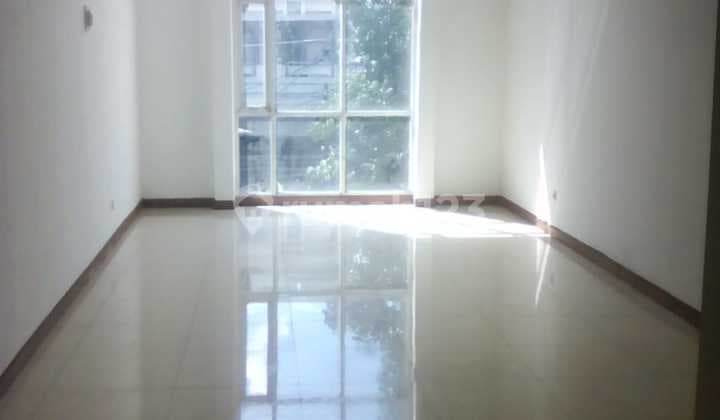 Dijual Ruko 3 Lantai di Raya Kopo Caringin