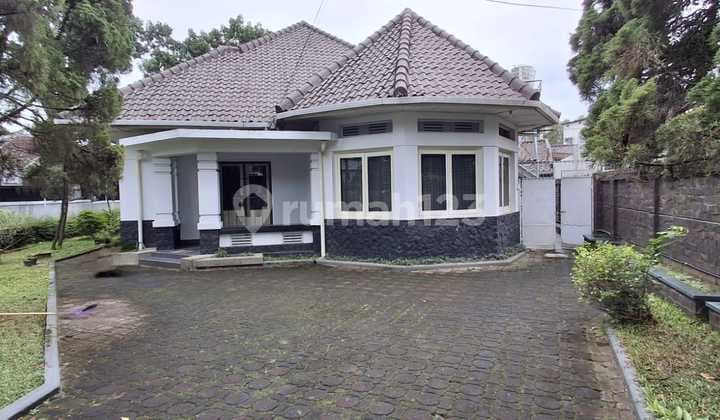 Rumah Heritage Luas di Sayap Veteran Bandung