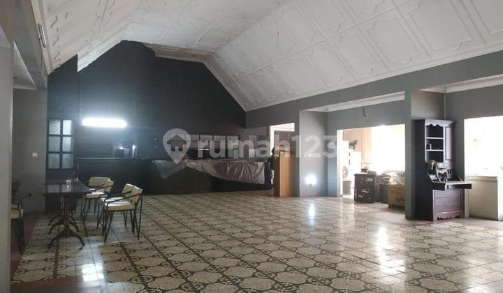 Rumah Usaha Luas Strategis di Sayap Dago