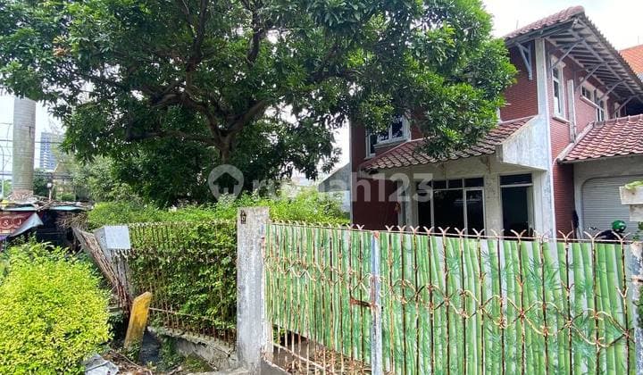 Dijual Rumah di Simpang Darmo Permai Utara Komersial Area