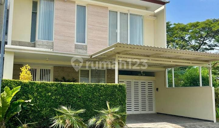 Like New! Rumah Modern Minimalis di Woodland Citraland Wiyung