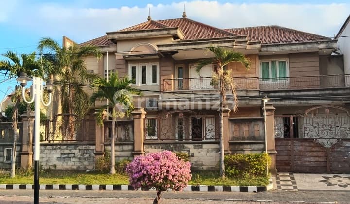 For Sale: House and Industrial Warehouse in Villa Kalijudan Indah