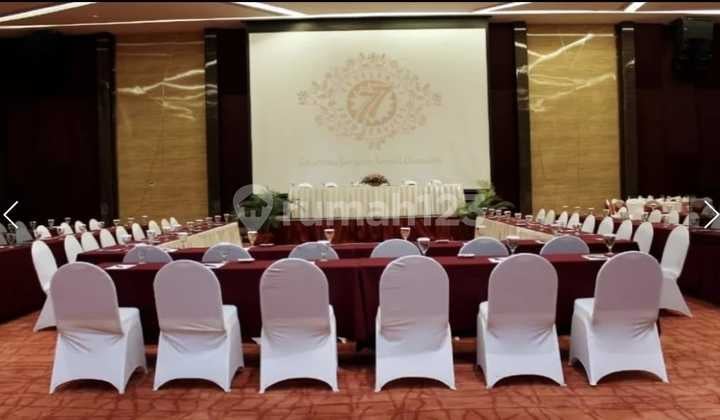 di Gedung Alam Sutera Yang Es Teler 77, Tangerang