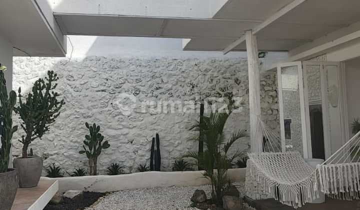 DISEWAKAN WHITE VILLA AT GWK