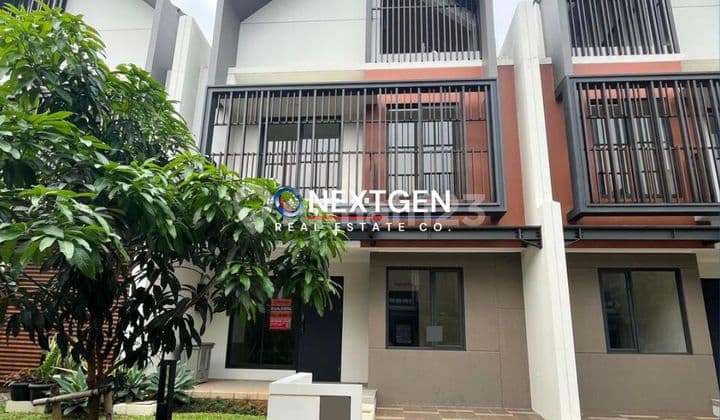 Disewakan Rumah Attic Leonora Gading Serpong 3 Lantai