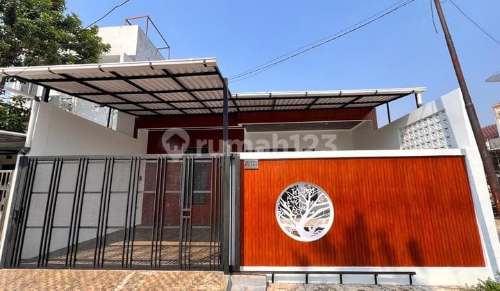 Ready-to-Occupy House Hook Position in Taman Surya