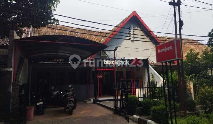 Vintage House in a prime central area of Bandung city. A serene, cool, and peaceful prime location.