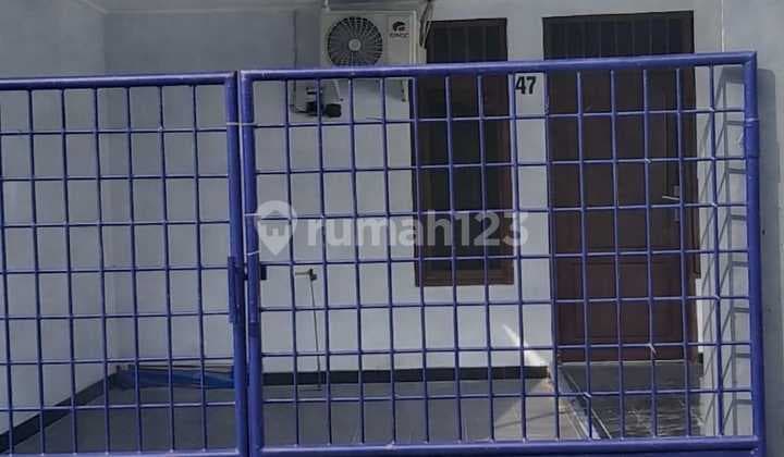 For Rent / For Sale Furnished House in Simpang Darmo Permai Selatan (H Y)